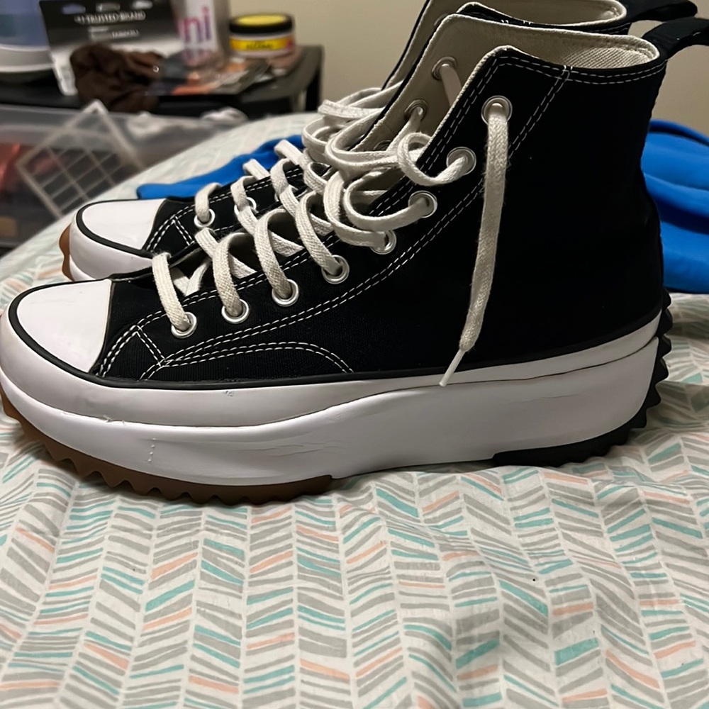 Converse run stars